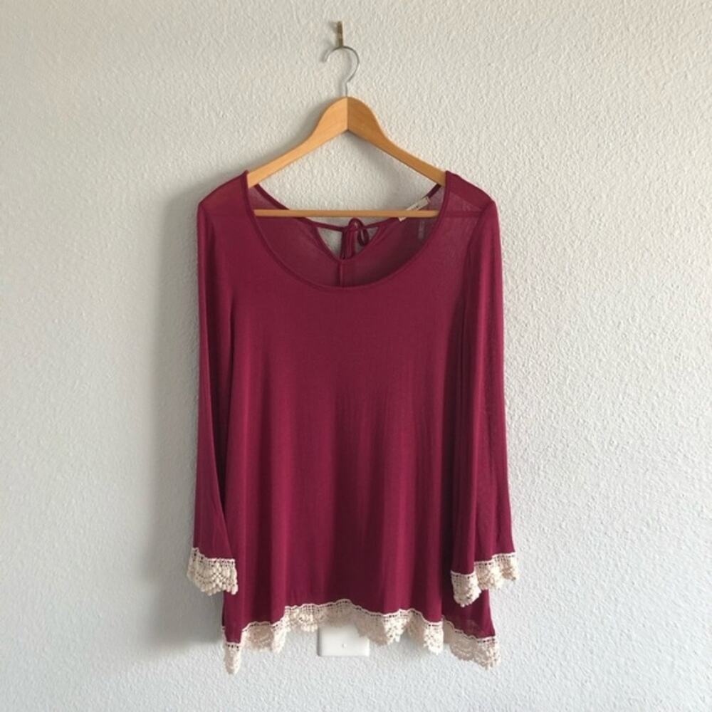 Easel Burgundy Plum Lace Hem Top NWOT Cream Trim